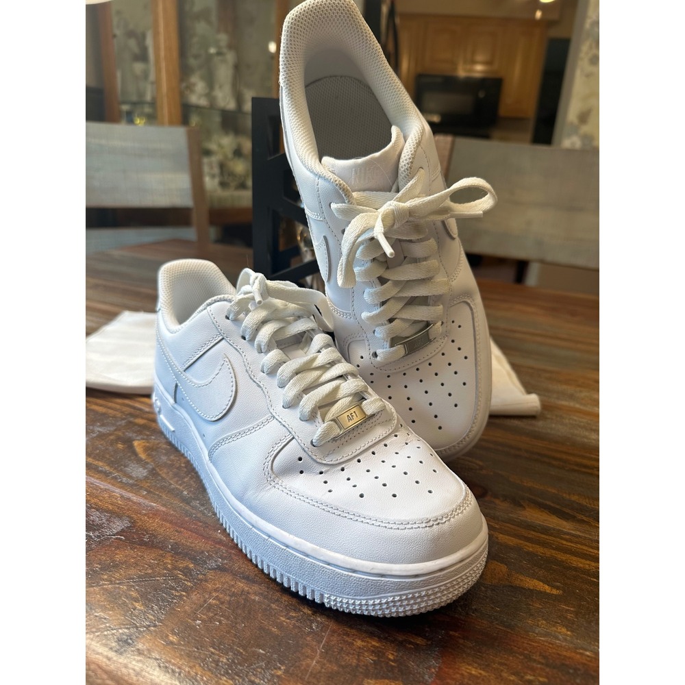 Nike Air Force 1 07 Low Triple White Women's Size 9 Sneakers DD8959-100
